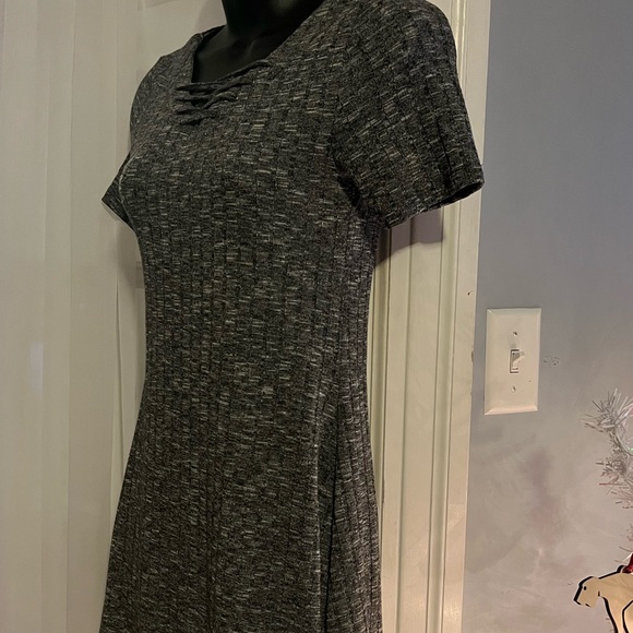 Maddie Zeigler  grey knit dress criss cross up top - Picture 8 of 9